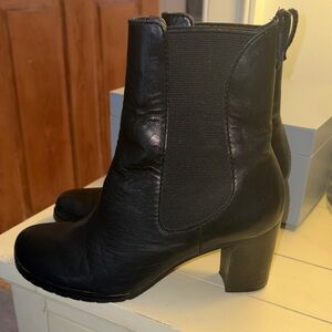 Cole Hahn Chelsea boot